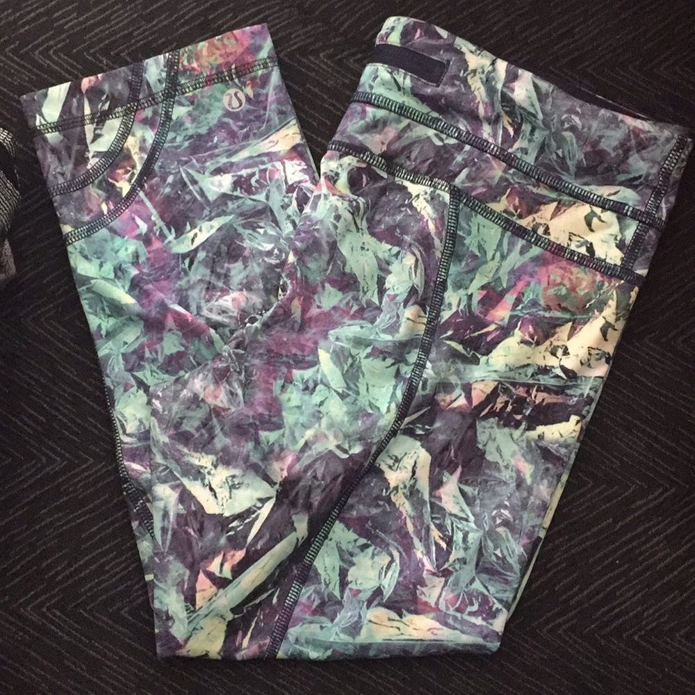 Lululemon running crop